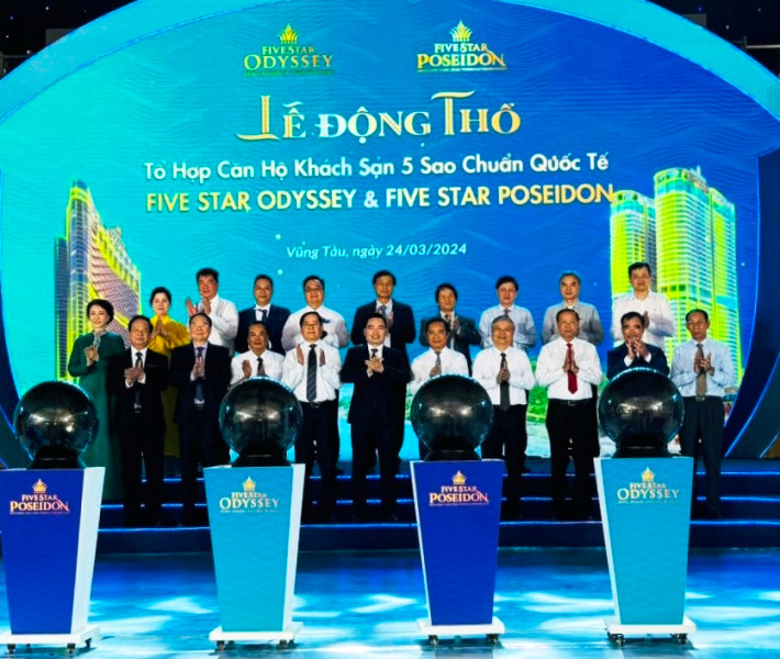 Các đại biểu bấm nút động thổ tổ hợp căn hộ khách sạn 5 sao chuẩn quốc tế Five Star Odyssey và Five Star Poseidon.