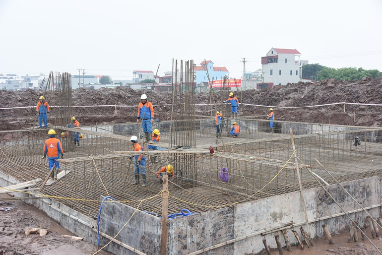 Công trường thi công Dự án Đường dây 500kV Nam Định 1-Thanh Hóa.