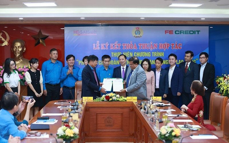 FE CREDIT cam kết cho vay ưu đãi 10.000 tỷ đồng dành cho công nhân với mức lãi suất giảm đến 50% so với lãi suất cho vay công bố của công ty tại thời điểm cho vay.