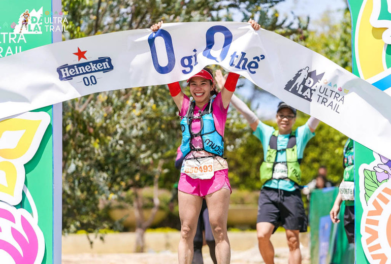 Ở cự ly 85km nữ, vận động viên nữ Ultra hàng đầu Việt Nam thời điểm này là Hà Thị Hậu giành vị trí cao nhất, với thời gian 10 giờ 14 phút 32 giây.