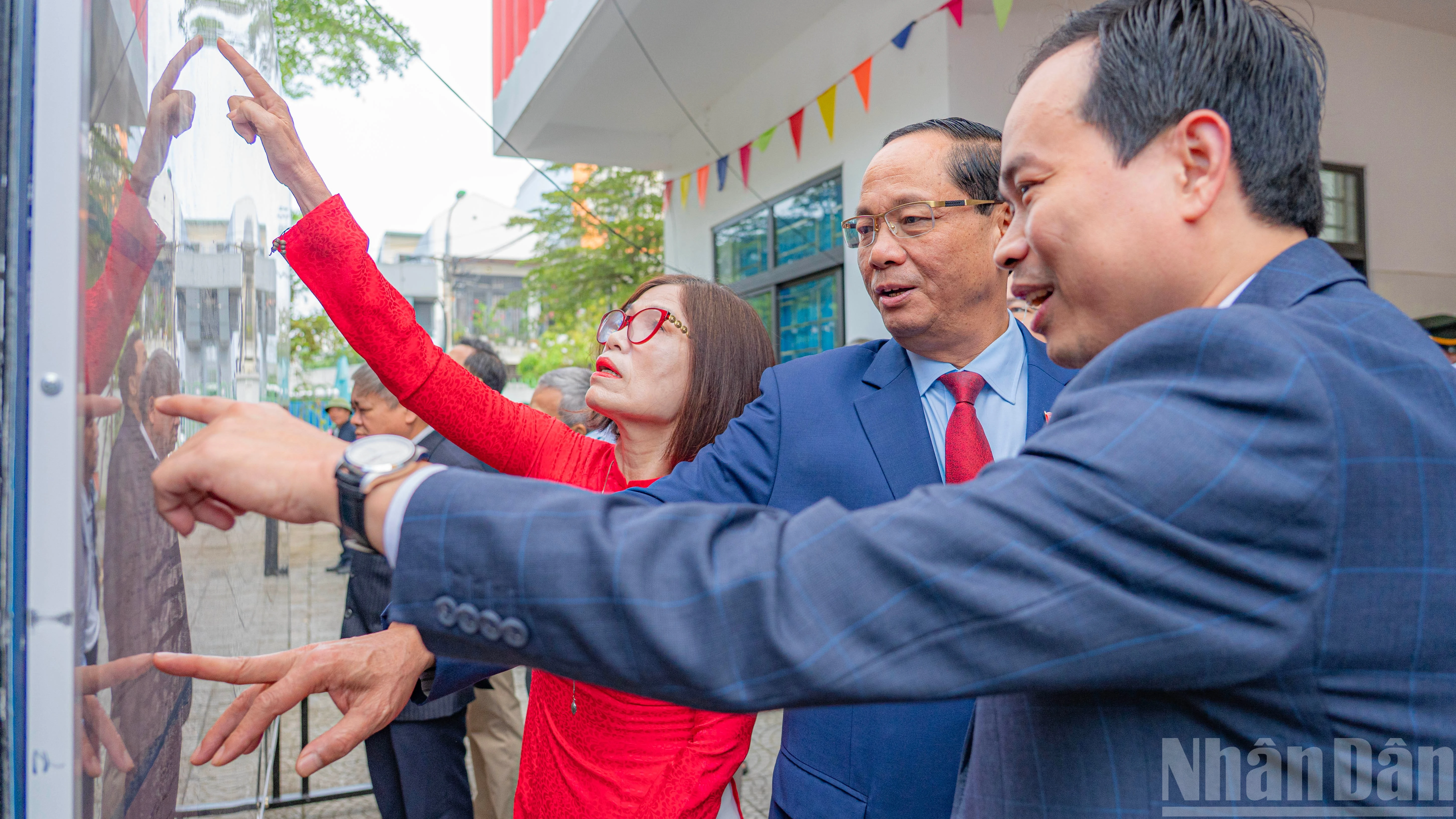 Phó Chủ tịch Quốc hội Trần Quang Phương cùng cử tri Đà Nẵng gửi trọn niềm tin vào lá phiếu