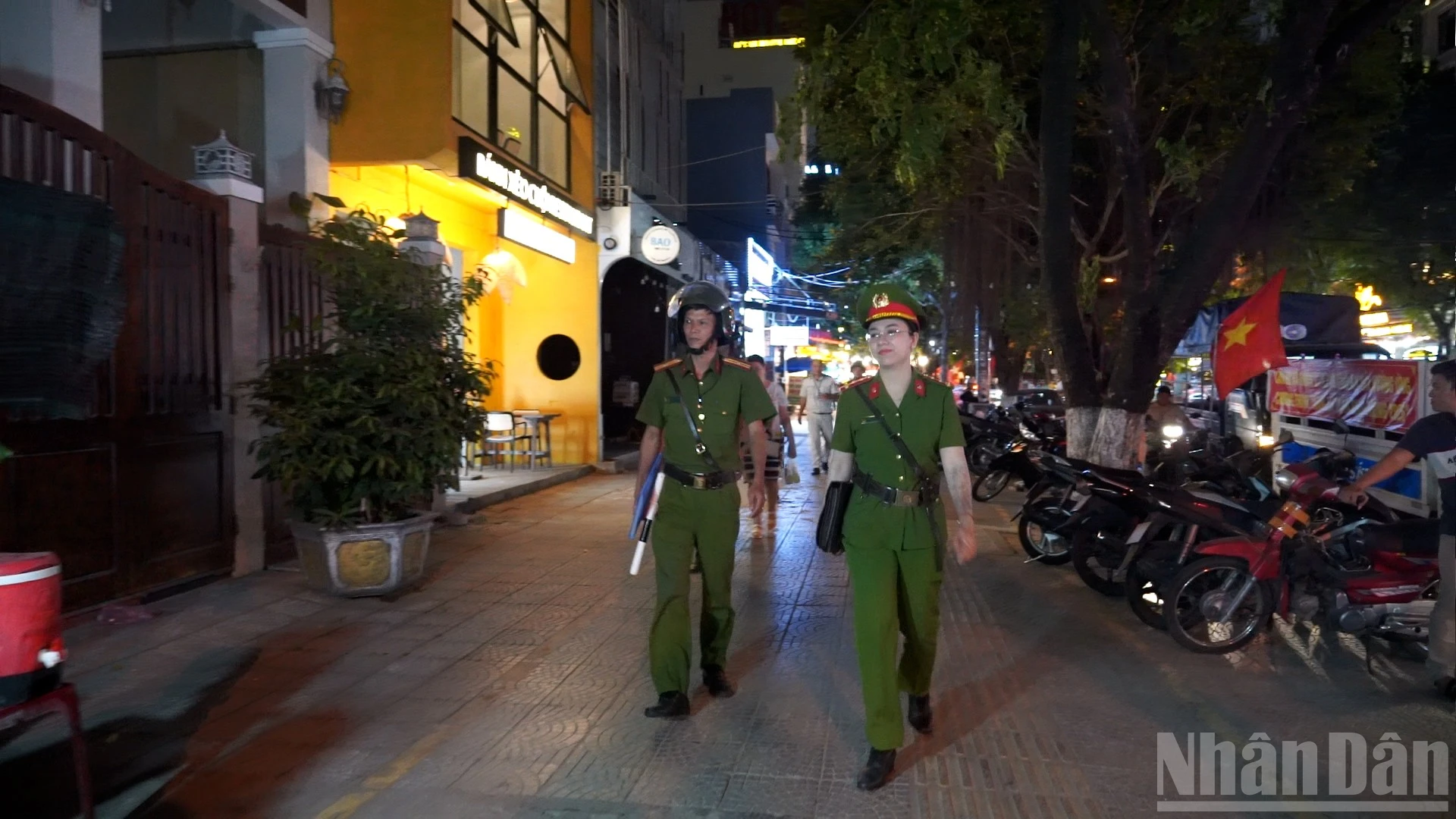 Công an phường An Hải giữ vỉa hè thông thoáng, mỹ quan đô thị dịp lễ