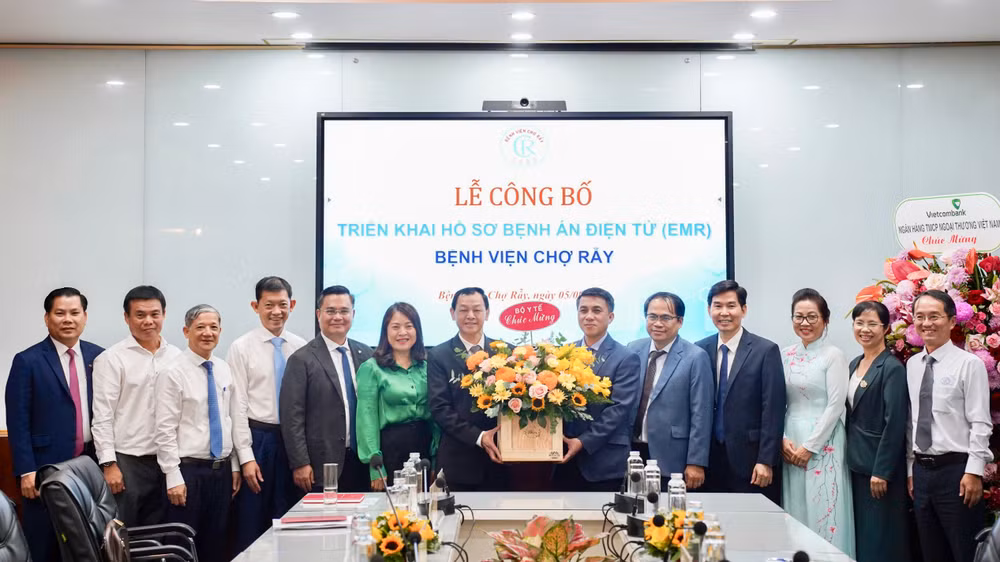 Bệnh viện Chợ Rẫy công bố triển khai bệnh án điện tử. 