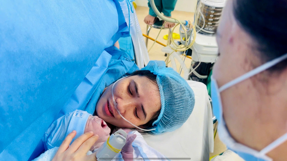 Bé trai chào đời khỏe mạnh nhờ tiến bộ của y học bào thai. img-1448.jpg