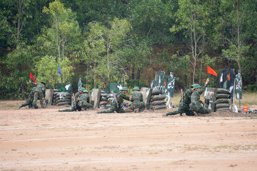 Kỷ luật thao trường được thực hiện nghiêm ngặt. edce0b03587dec23b56c.jpg
