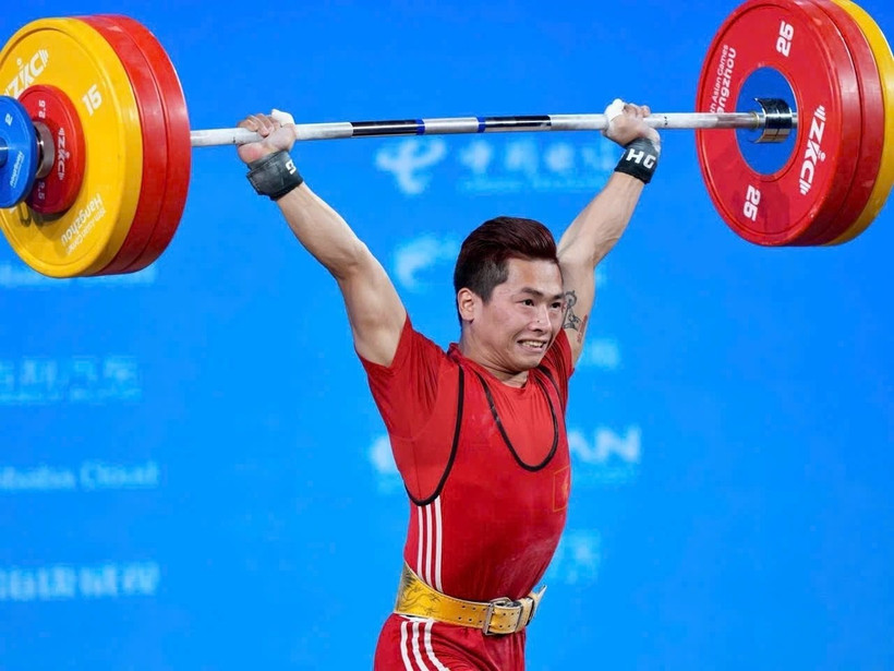 Trịnh Văn Vinh dần lấy lại phong độ ở hạng cân mới.