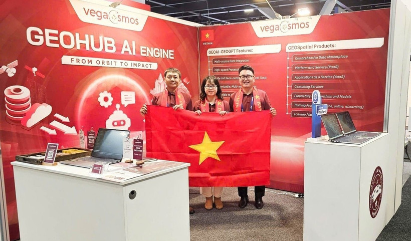 Nền tảng GEOHUB AI Engine, do chuyên gia công nghệ Việt Nam phát triển, được giới thiệu tại Hội nghị Hàng không Vũ trụ quốc tế 2025. (Ảnh: VegaCosmos) 