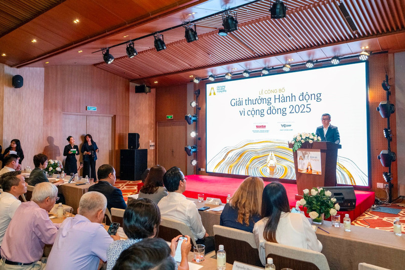 Đồng chí Lê Quốc Minh phát biểu tại Lễ công bố Giải thưởng. (Ảnh THỦY NGUYÊN)