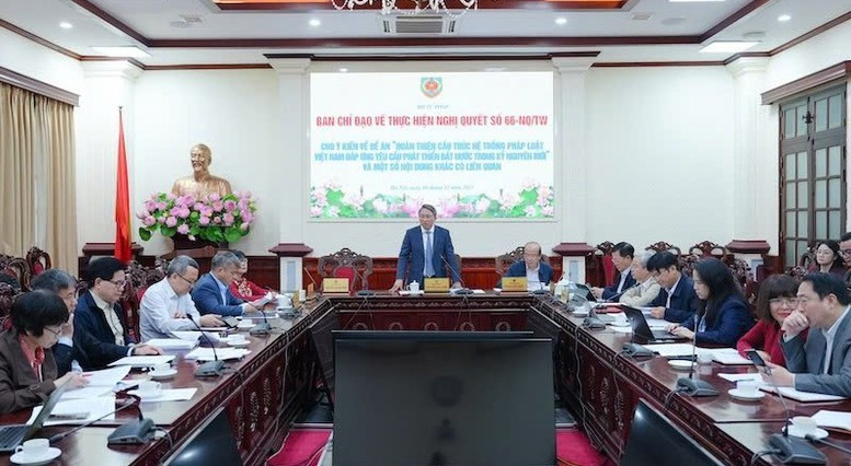 Bộ trưởng Tư pháp Nguyễn Hải Ninh chủ trì cuộc họp.