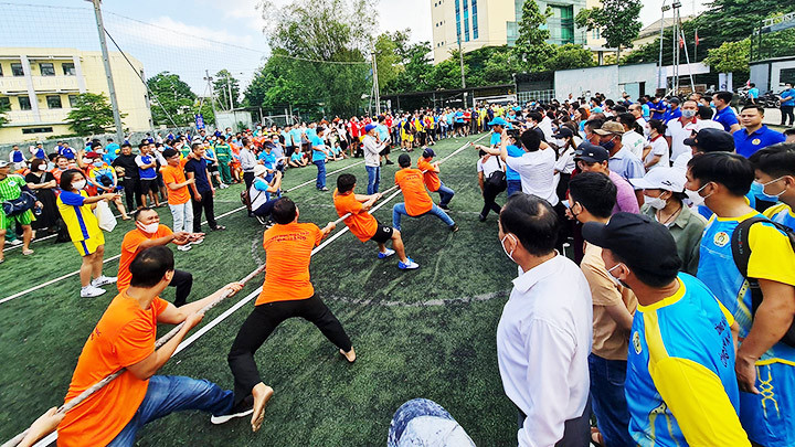 Rộn ràng Tháng Công nhân -0