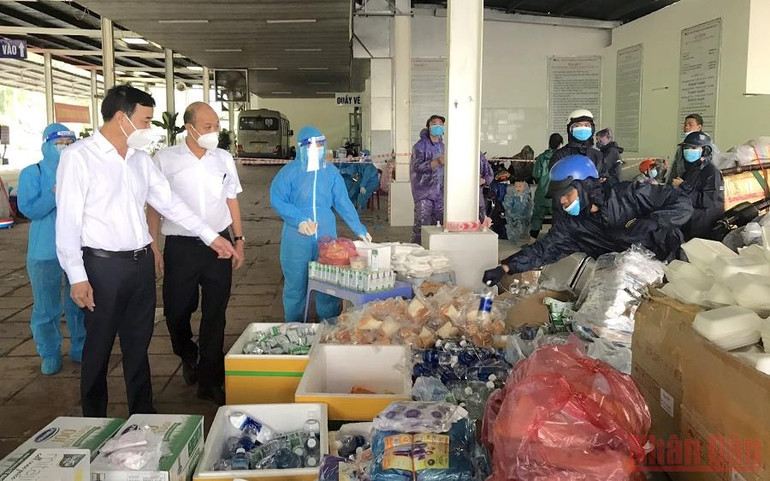 Đà Nẵng hỗ trợ tối đa cho người dân về ngang qua thành phố -0