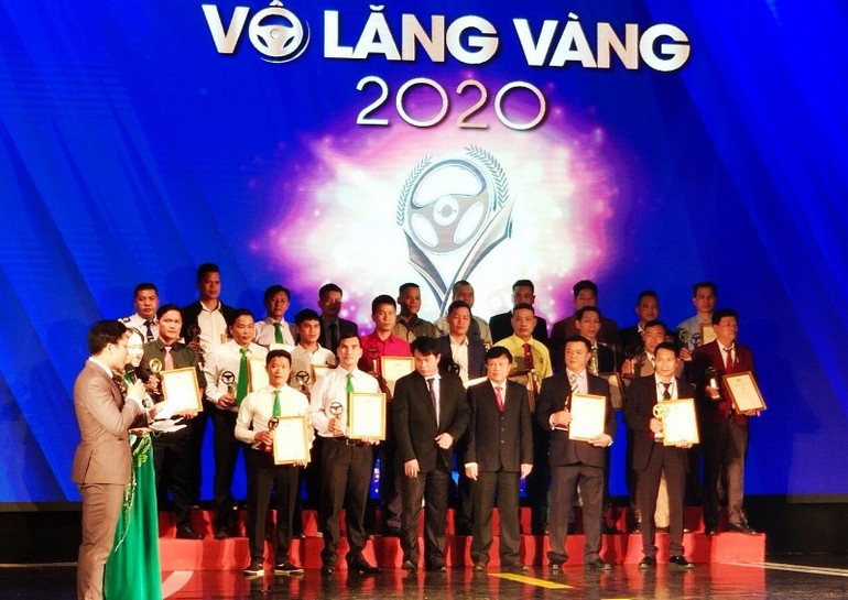 Trao giải “Vô lăng vàng” cho 17 tập thể và 50 lái xe -0