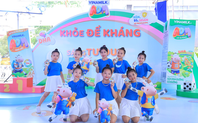 Vinamilk tổ chức hoạt động dành cho trẻ em nhân Ngày Sữa thế giới và Quốc tế thiếu nhi 1/6 -0