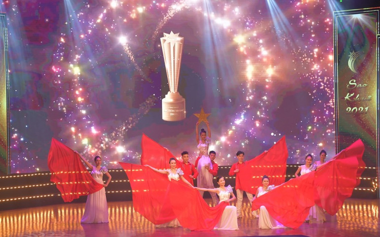 Tiết mục văn nghệ đặc sắc tại Lễ công bố và trao giải thưởng Sao Khuê 2021. 20210424_DKT_Giai_thuong_Sao_Khu-1619514615873.jpg
