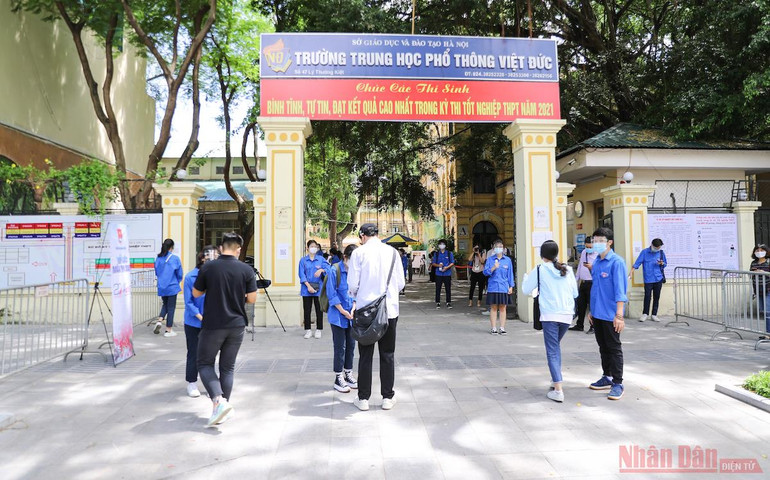 Thí sinh sẵn sàng bước vào ngày thi chính thức -0