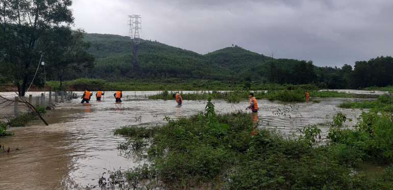 Nỗ lực tìm kiếm các ngư dân mất tích -0