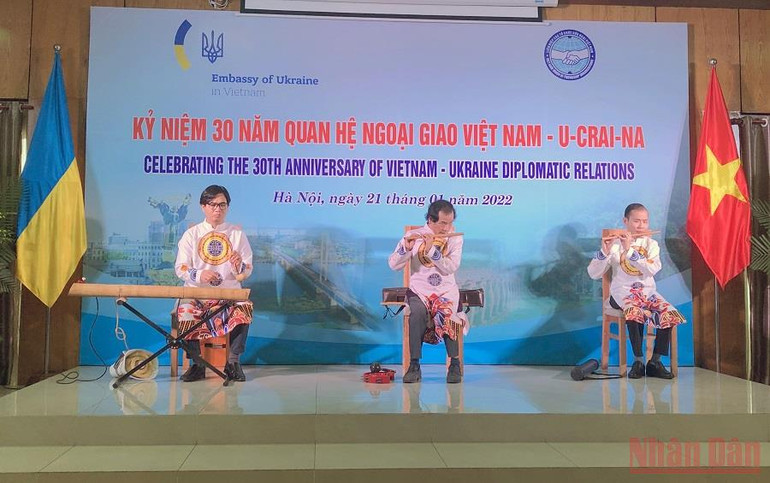 Thúc đẩy quan hệ đoàn kết, hữu nghị và hợp tác giữa Việt Nam và Ukraine -0