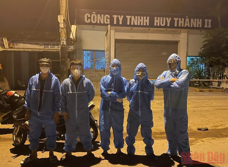 Đội SOS sinh viên đặc biệt của Đà Nẵng -0