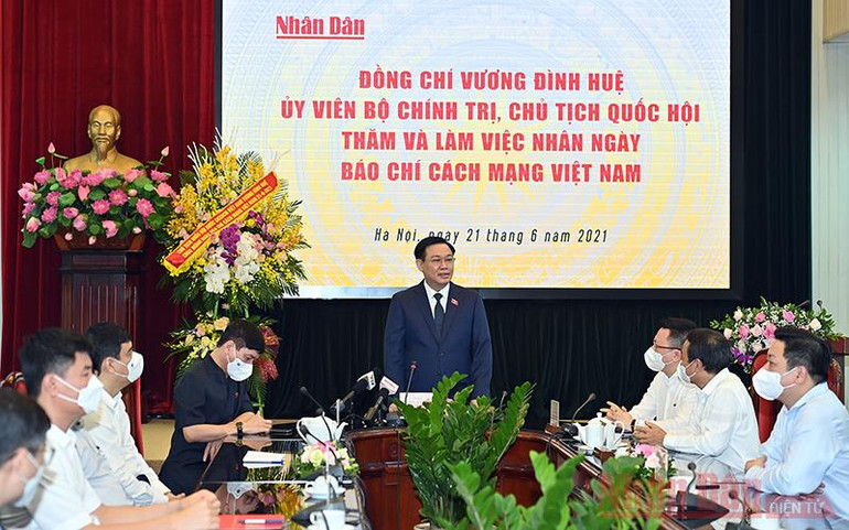 Báo Nhân Dân là một trong những tờ báo chủ lực có đóng góp rất nhiều vào tổ chức, hoạt động của Quốc hội -0