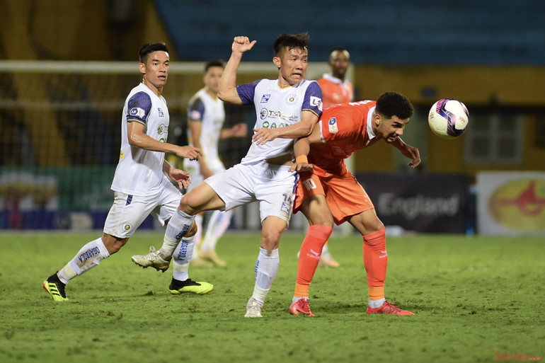 Bình Định thắng tối thiểu trong ngày Hà Nội ra mắt tân HLV -0