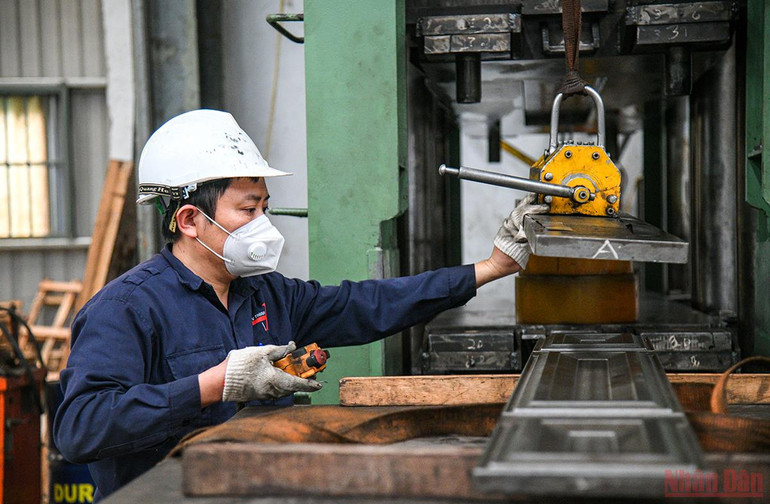 Các doanh nghiệp trong nước nỗ lực vượt khó, tăng đà phục hồi -0