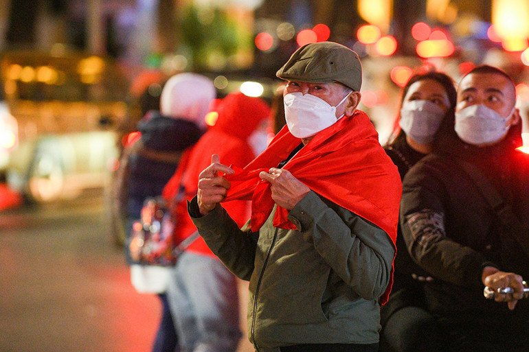 Không khí tại Bờ Hồ sau chiến thắng của đội tuyển Việt Nam trước đội tuyển Trung Quốc -0