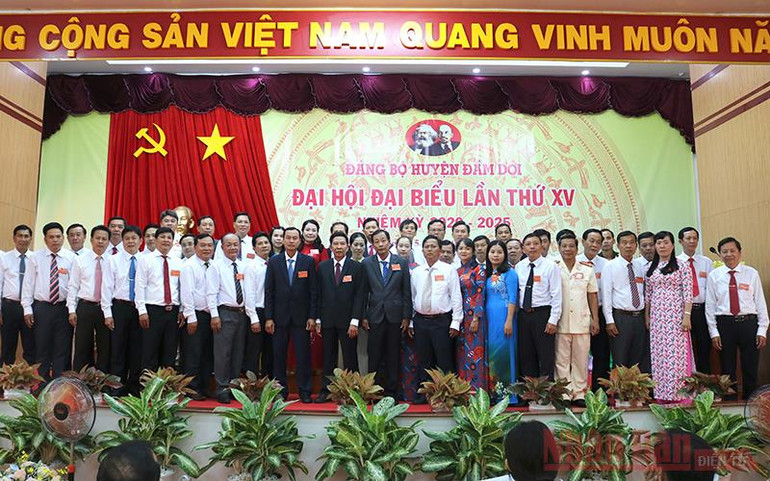 Ra mắt Ban Chấp hành Đảng bộ huyện Đầm Dơi nhiệm kỳ 2020-2025. Cà Mau rút kinh nghiệm sau Đại hội trên cơ sở -0