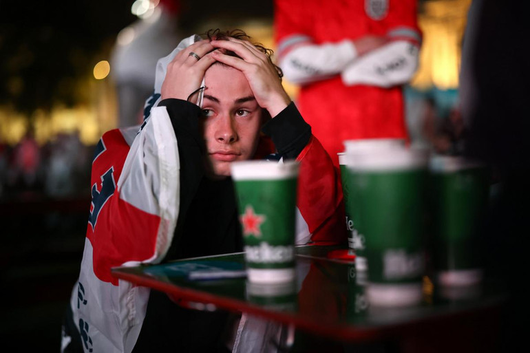 Niềm vui và nước mắt - hai chiều cảm xúc trái ngược sau chung kết EURO 2020 -0