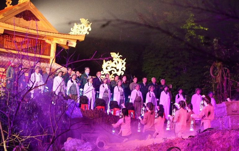 Xúc động chương trình nghệ thuật thực cảnh “Thông điệp thời gian” -0