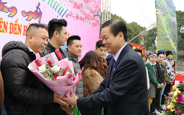 Đón những vị khách du lịch đầu tiên của năm 2021 -0