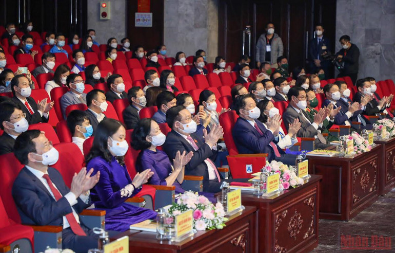 Chủ tịch Quốc hội Vương Đình Huệ cùng các đồng chí lãnh đạo Đảng, Nhà nước và các đại biểu dự chương trình. (Ảnh: Duy Linh) Giao lưu điển hình trong học tập và làm theo tư tưởng, đạo đức, phong cách Hồ Chí Minh -0