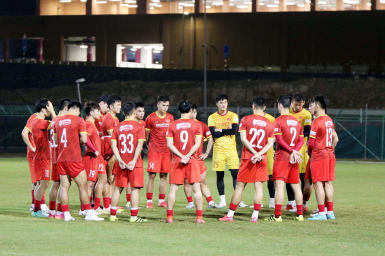 ĐT Việt Nam tập buổi đầu tiên tại Muscat, Oman -0