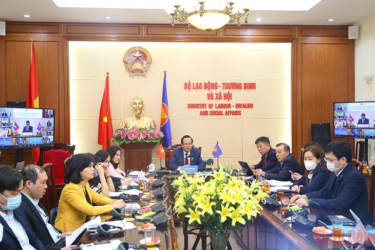 Đoàn Việt Nam do Bộ trưởng Lao động-Thương binh và Xã hội Đào Ngọc Dung dẫn đầu tham gia Hội nghị ASCC lần thứ 27. Việt Nam tham gia tích cực tại Hội nghị Hội đồng Cộng đồng Văn hóa–Xã hội ASEAN -0
