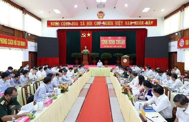 Thủ tướng Phạm Minh Chính phát biểu tại buổi làm việc với lãnh đạo chủ chốt tỉnh Ninh Thuận. Hình ảnh Thủ tướng làm việc với lãnh đạo chủ chốt tỉnh Ninh Thuận -0