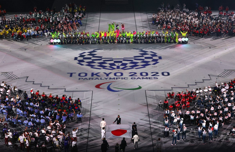 Rực rỡ sắc màu lễ bế mạc Paralympic Tokyo 2020 -0