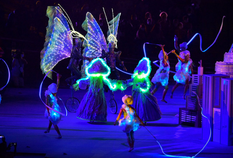 Rực rỡ sắc màu lễ bế mạc Paralympic Tokyo 2020 -0