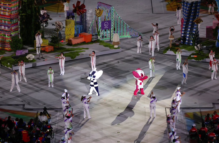 Rực rỡ sắc màu lễ bế mạc Paralympic Tokyo 2020 -0