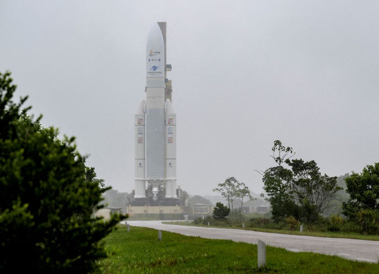 NASA phóng kính viễn vọng không gian James Webb lên vũ trụ ảnh 2 NASA phóng kính viễn vọng không gian James Webb lên vũ trụ -0