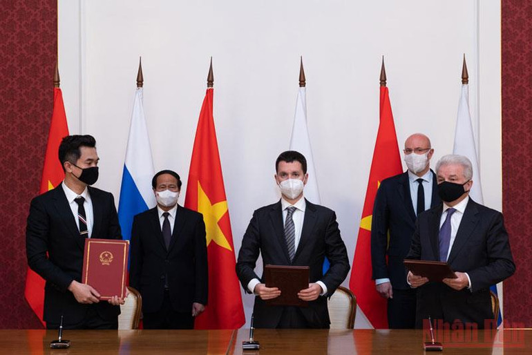 Doanh nghiệp Nga muốn nhanh chóng xây nhà máy vaccine tại Việt Nam -0