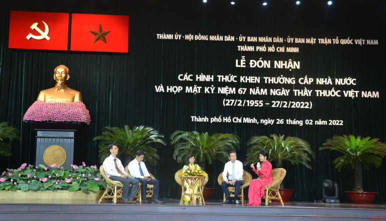 TP Hồ Chí Minh trao phần thưởng cao quý cho các tập thể, cá nhân ngành y tế -0