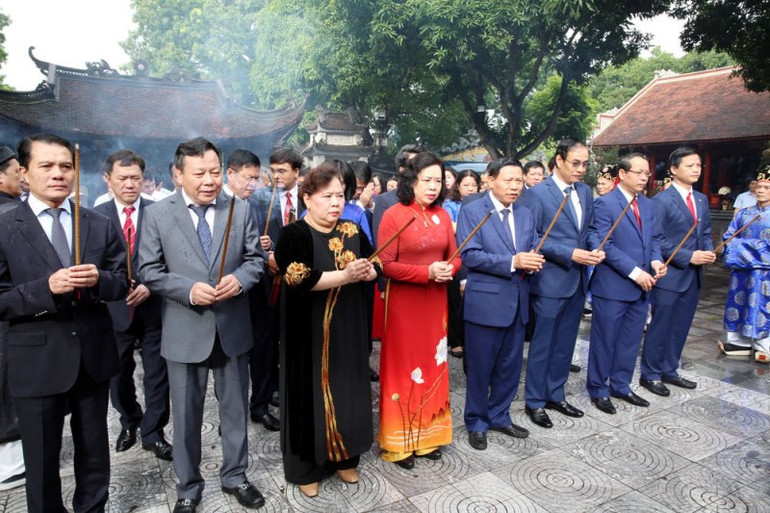 Lãnh đạo TP Hà Nội dâng hương tưởng niệm Đức vua Lý Thái Tổ -0