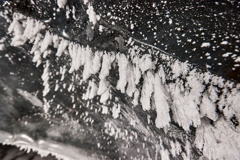 Khám phá động băng xanh tuyệt đẹp ở Thụy Sĩ -0