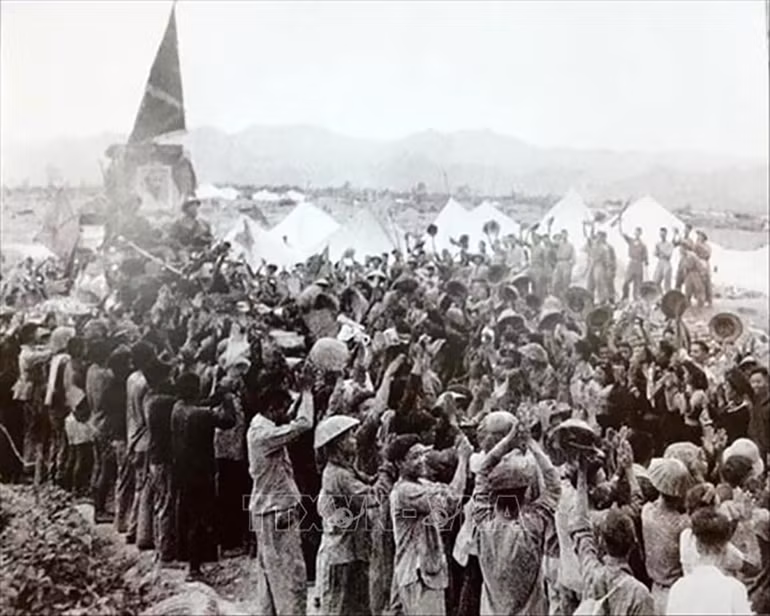 Ảnh chuyên đề về Chiến thắng Điện Biên Phủ -1