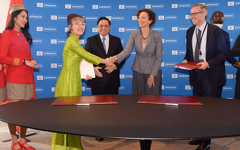 Thủ tướng Phạm Minh Chính chứng kiến lễ ký Thỏa thuận hợp tác giữa UNESCO và Tập đoàn SOVICO. UNESCO và Tập đoàn SOVICO hợp tác xây dựng các thành phố sáng tạo và phát triển du lịch bền vững, thúc đẩy giáo dục -0