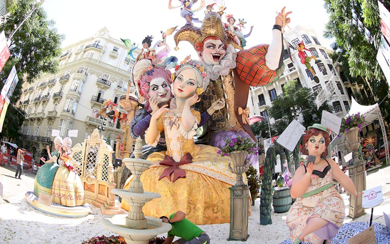 Độc đáo lễ hội lửa và hình nộm “Las Fallas” tại Valencia, Tây Ban Nha -0