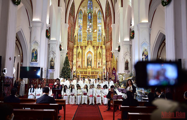 Một mùa Giáng sinh đặc biệt của 2 thành phố lớn Hà Nội và thành phố Hồ Chí Minh -0