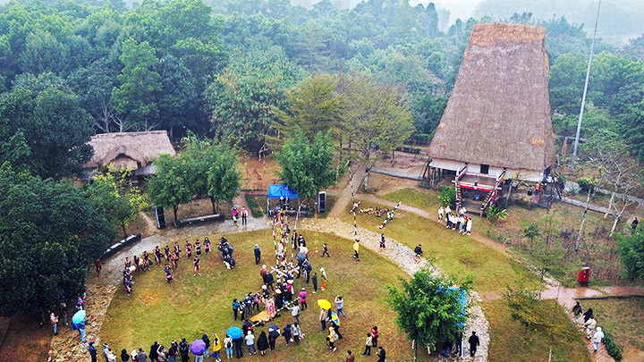 Độc đáo lễ Pơ Koong -0