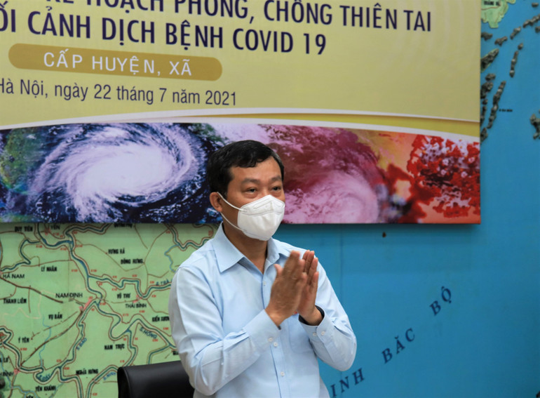 Ông Nguyễn Văn Tiến - Phó Tổng cục trưởng Tổng cục Phòng, chống thiên tai phát biểu tại Hội thảo. Ứng phó với “thảm họa kép” thiên tai và dịch bệnh -0