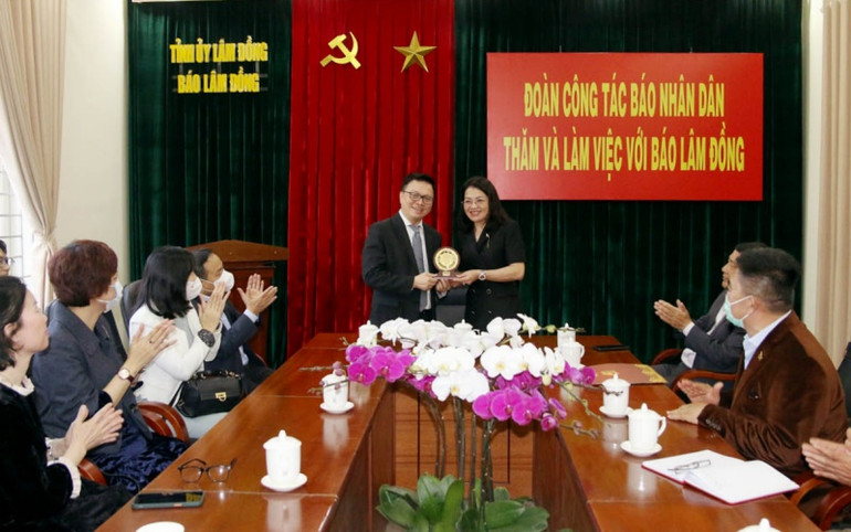 Đoàn công tác Báo Nhân Dân thăm và làm việc tại Lâm Đồng -0