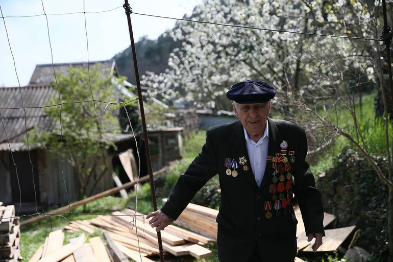 Chuyện về cựu chiến binh Hồng quân Liên Xô: Kỷ lục gia lái xe ở tuổi 100 -0